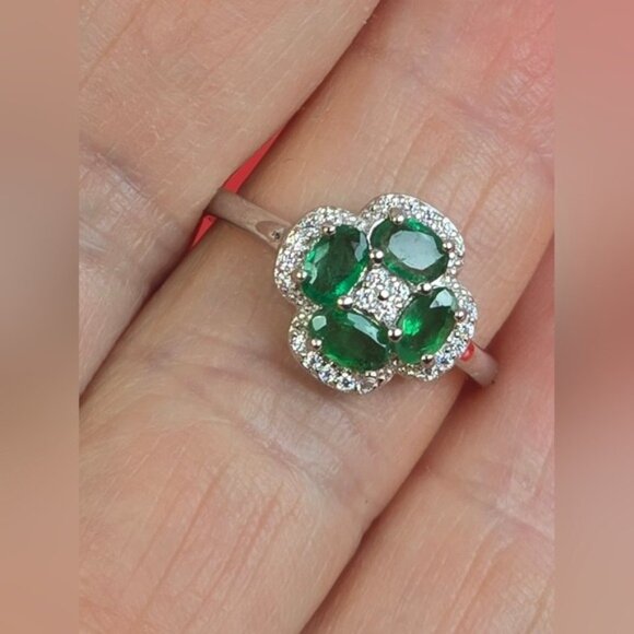 925 Sterling Silver Flower Ring with Natural  Emerald Gem & Cz - Picture 4 of 9